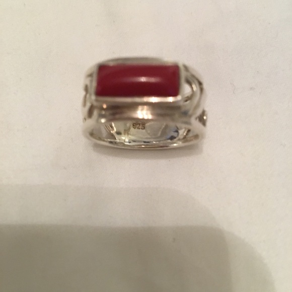 Women’s Ring - Picture 4 of 6